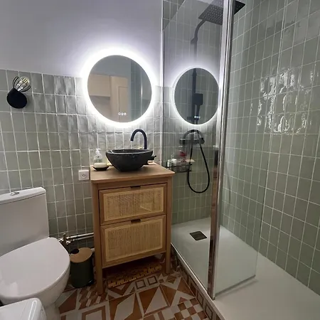 Apartamento Avec Balcon Sud, Parking Privé à - Fr-1-374-227